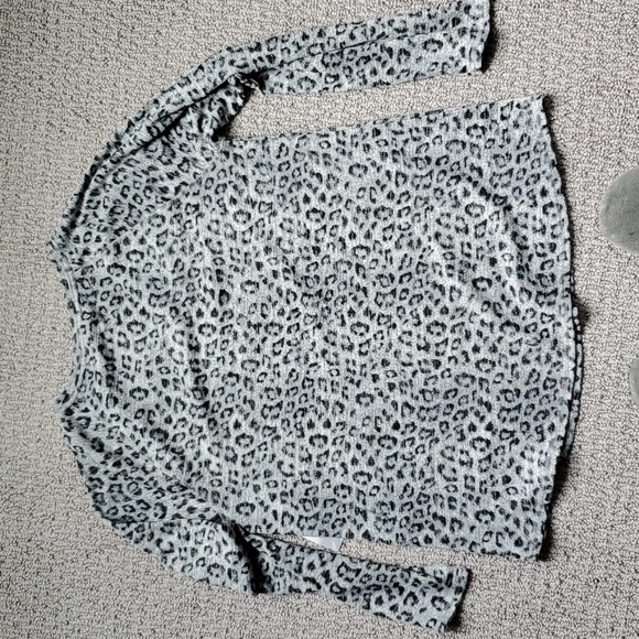 Chicos Zenergy long sleeve lounging top. Size 1. NWT - Picture 4 of 5